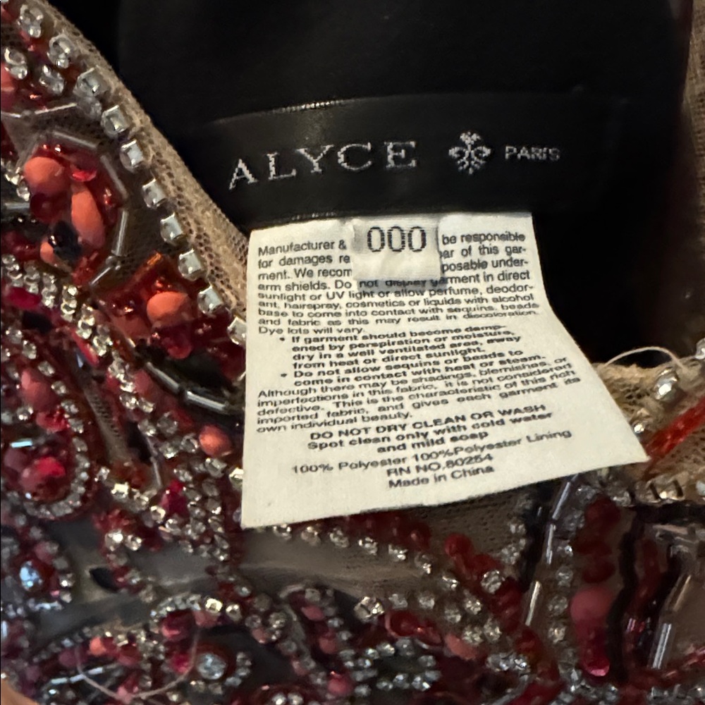 Alyse Paris Stunning Black and Red Embellished Mini Dress. Size 000 . - Picture 6 of 6